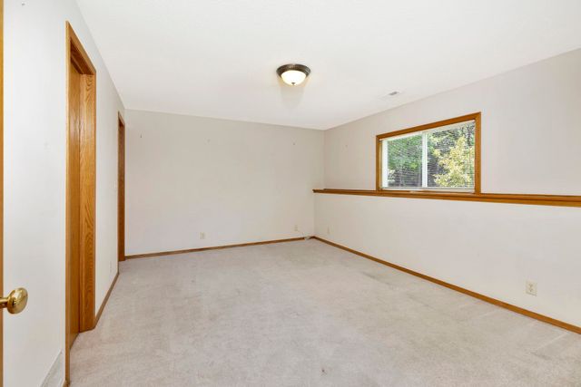 4551 N Fritillary St, Bel Aire, KS 67226