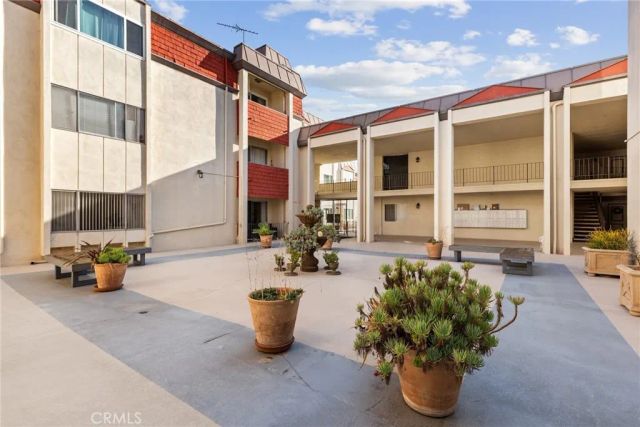 5651 Sumner Way 310, Culver City, CA 90230