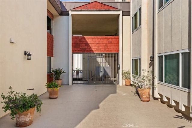 5651 Sumner Way 310, Culver City, CA 90230