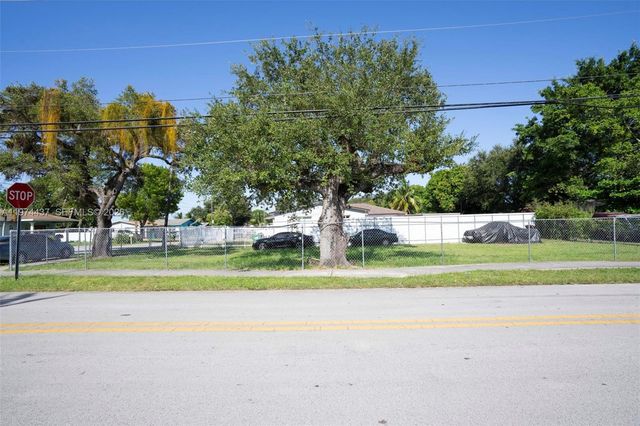 1990 NW 153rd St, Miami Gardens, FL 33054