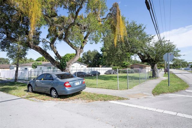1990 NW 153rd St, Miami Gardens, FL 33054