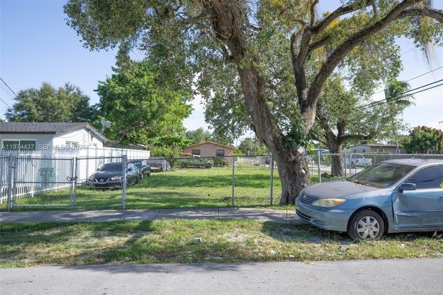 1990 NW 153rd St, Miami Gardens, FL 33054