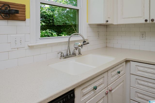 1586 BENT RIVER CIRCLE, Vestavia Hills, AL 35216