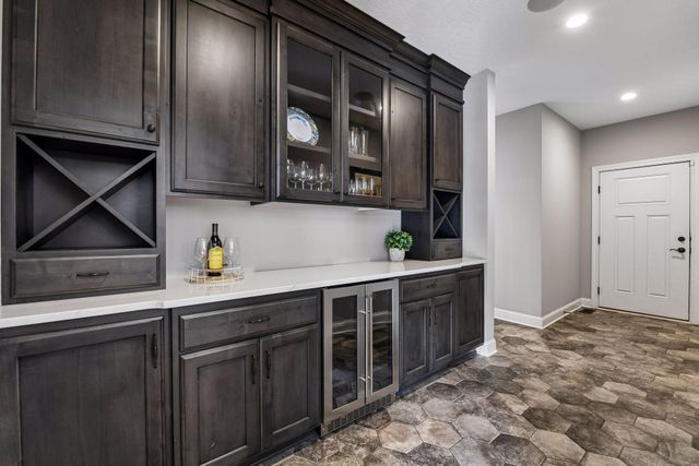 2880 Fairway Drive, Chaska, MN 55318