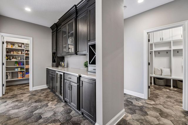 2880 Fairway Drive, Chaska, MN 55318