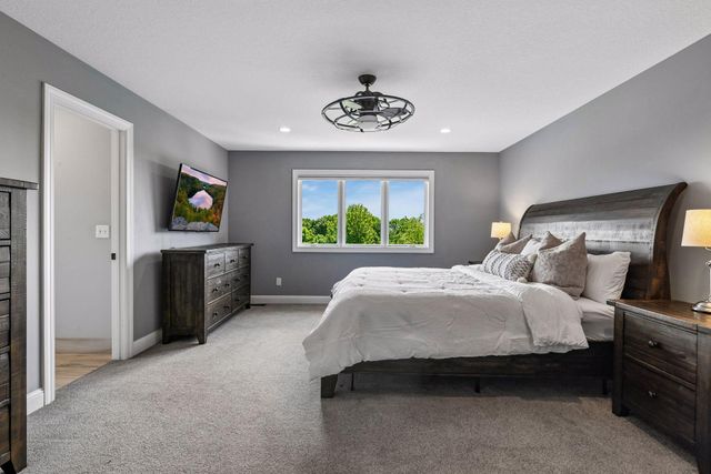 2880 Fairway Drive, Chaska, MN 55318