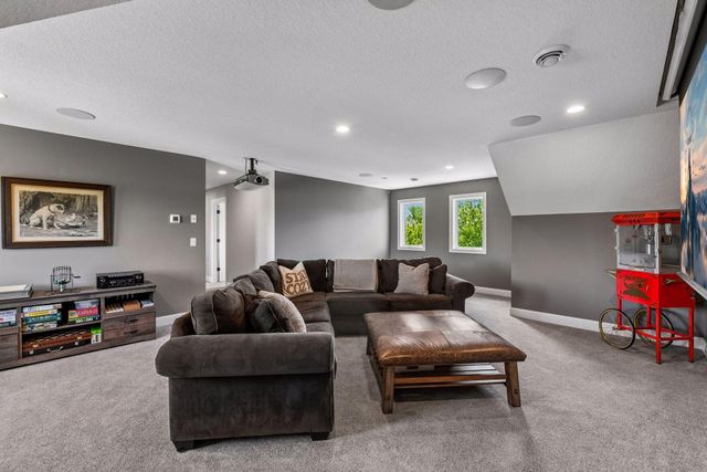 2880 Fairway Drive, Chaska, MN 55318