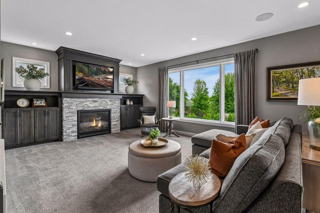 2880 Fairway Drive, Chaska, MN 55318