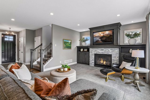 2880 Fairway Drive, Chaska, MN 55318