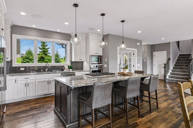 2880 Fairway Drive, Chaska, MN 55318