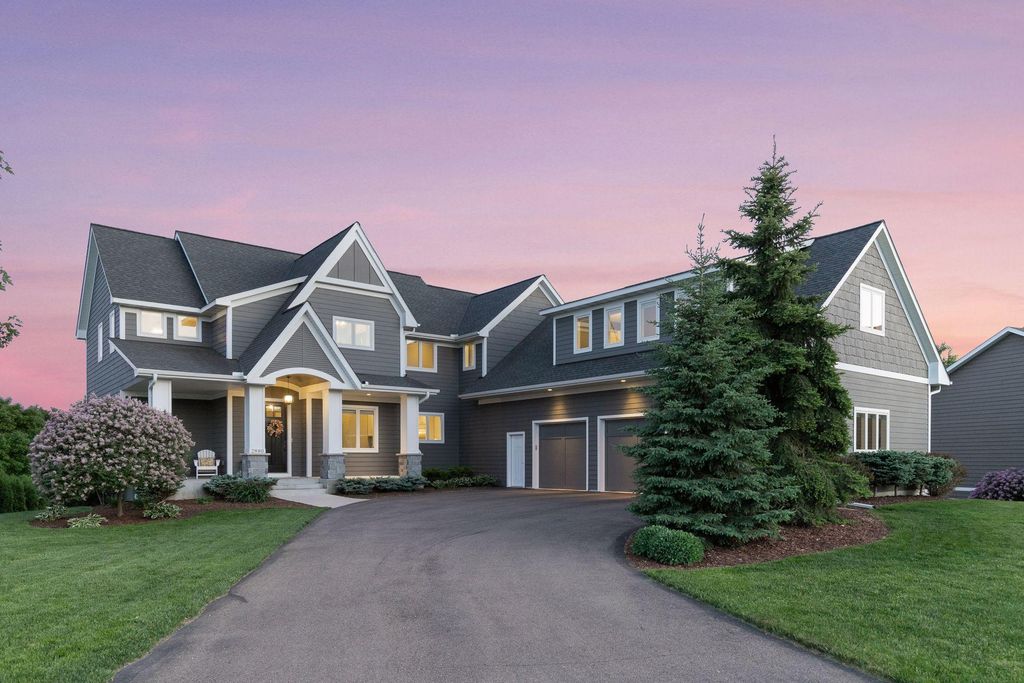 2880 Fairway Drive, Chaska, MN 55318