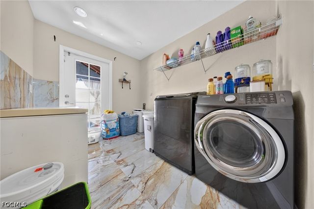 527 NW 27th AVE, Cape Coral, FL 33993