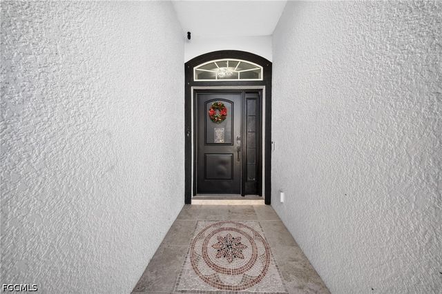 527 NW 27th AVE, Cape Coral, FL 33993