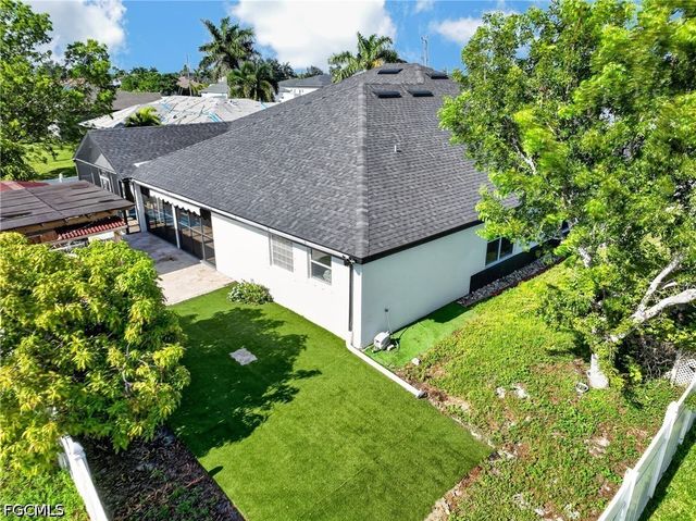 527 NW 27th AVE, Cape Coral, FL 33993