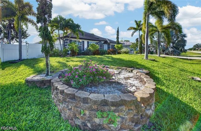 527 NW 27th AVE, Cape Coral, FL 33993