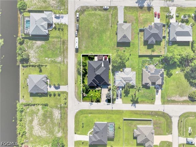 527 NW 27th AVE, Cape Coral, FL 33993