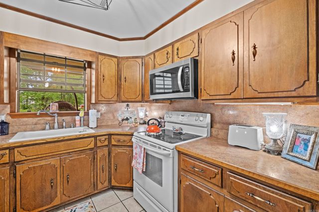 151 Pinon, Searcy, AR 72143