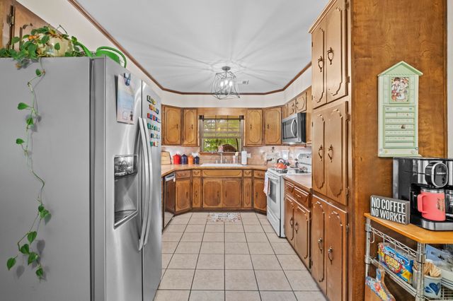 151 Pinon, Searcy, AR 72143