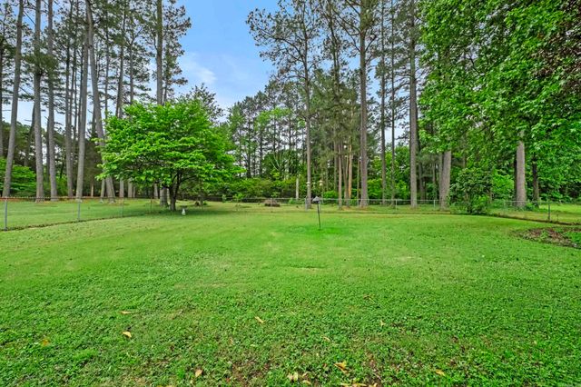 151 Pinon, Searcy, AR 72143