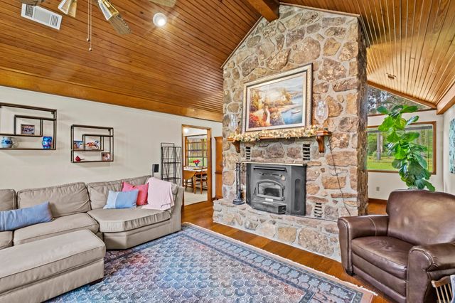 151 Pinon, Searcy, AR 72143