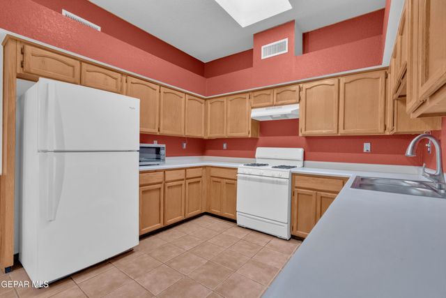 7516 PLAZA TAURINA Drive, El Paso, TX 79912