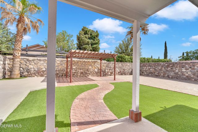 7516 PLAZA TAURINA Drive, El Paso, TX 79912