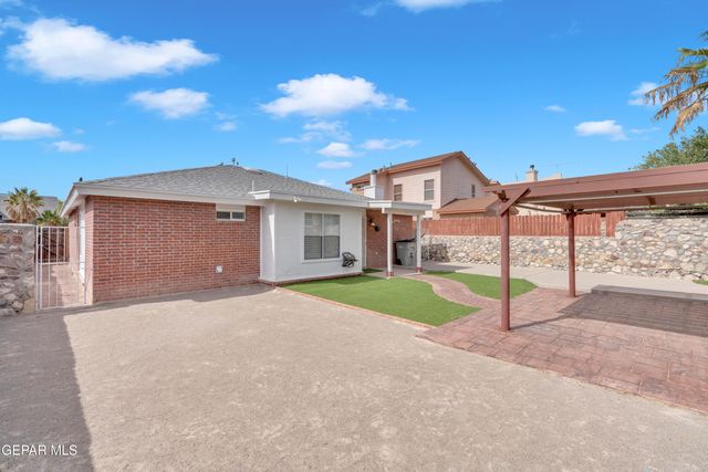 7516 PLAZA TAURINA Drive, El Paso, TX 79912