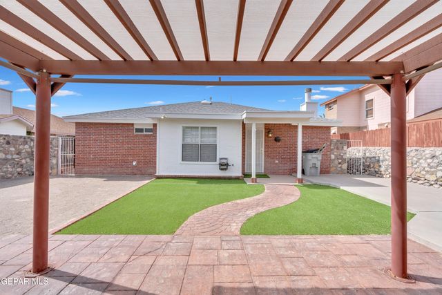 7516 PLAZA TAURINA Drive, El Paso, TX 79912