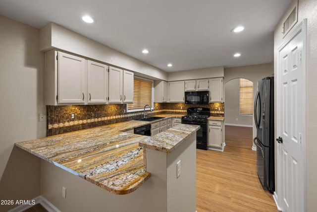 3402 E WINDSONG Drive, Phoenix, AZ 85048
