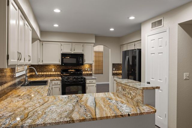 3402 E WINDSONG Drive, Phoenix, AZ 85048