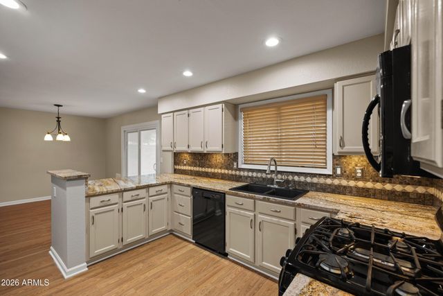 3402 E WINDSONG Drive, Phoenix, AZ 85048