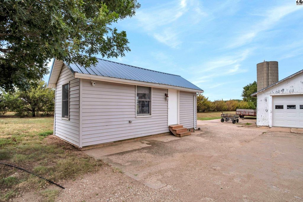348 Arrowhead Road