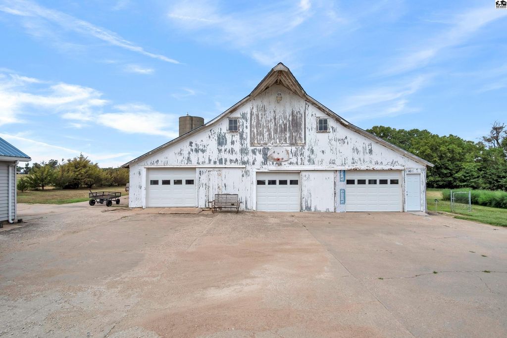 348 Arrowhead Road