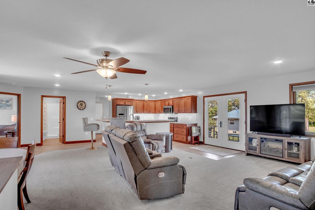 348 Arrowhead Road
