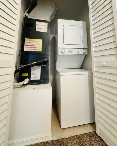 207 GOLDEN POND COURT, Valrico, FL 33594