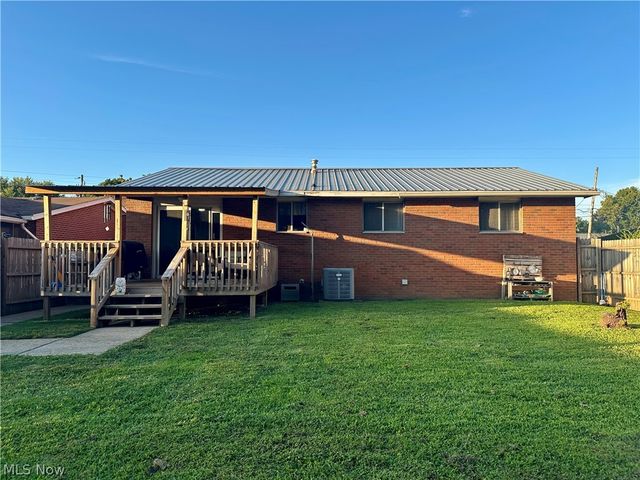 1310 20th Street, Vienna, WV 26105
