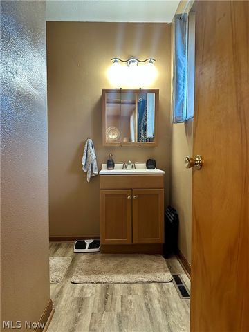 1310 20th Street, Vienna, WV 26105