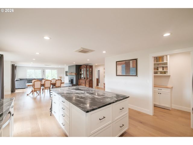 7500 SPRING VALLEY Rd, Salem, OR 97304