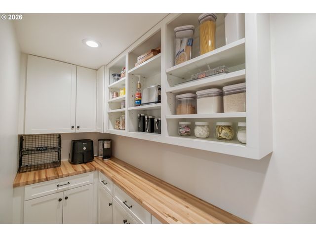 7500 SPRING VALLEY Rd, Salem, OR 97304