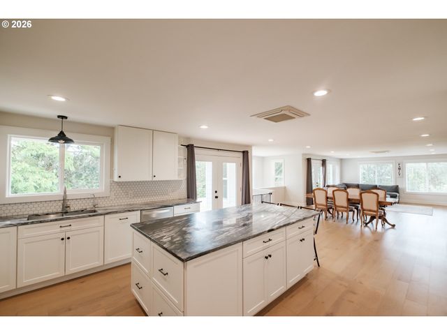 7500 SPRING VALLEY Rd, Salem, OR 97304