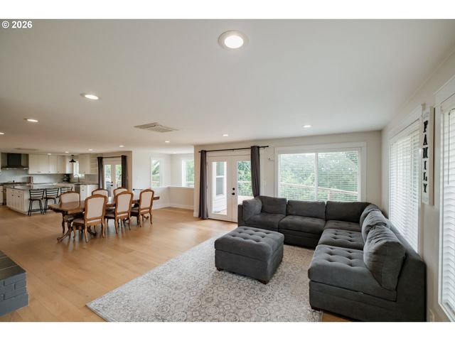 7500 SPRING VALLEY Rd, Salem, OR 97304