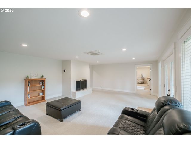 7500 SPRING VALLEY Rd, Salem, OR 97304