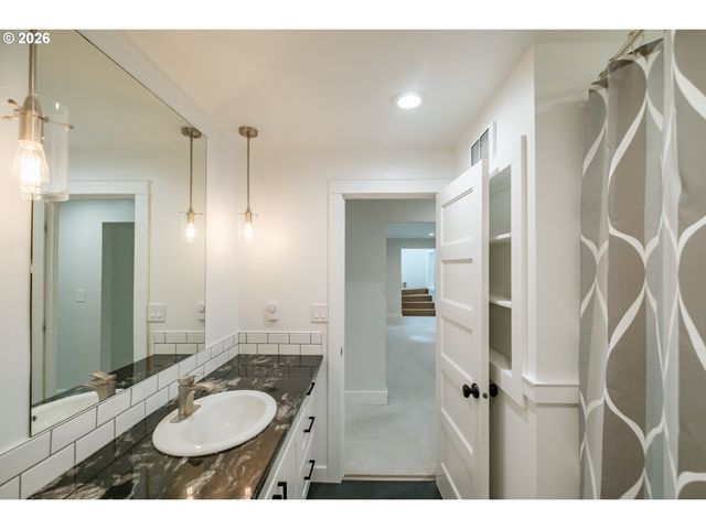 7500 SPRING VALLEY Rd, Salem, OR 97304