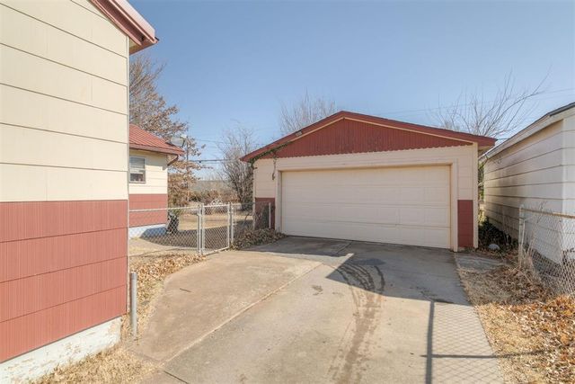 1820 Sandra Drive, Midwest City, OK 73110