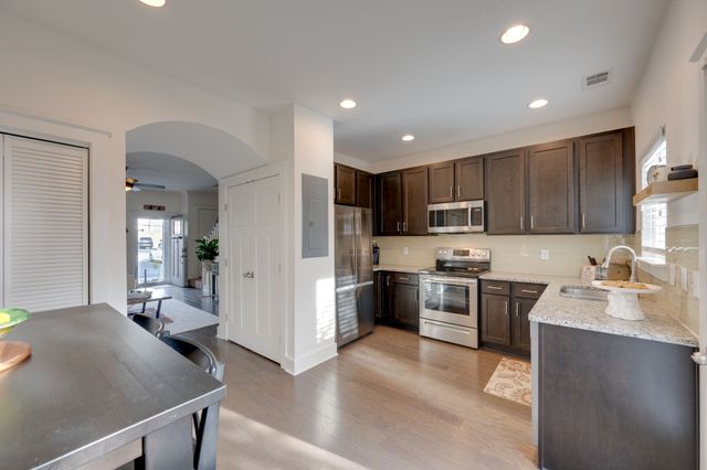 206 W Mill Dr, Nashville, TN 37209