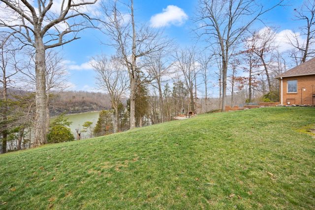 512 Water Cliff Drive, Somerset, KY 42503
