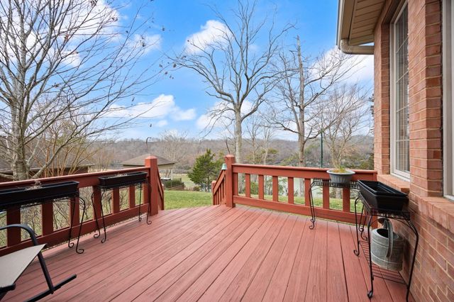 512 Water Cliff Drive, Somerset, KY 42503