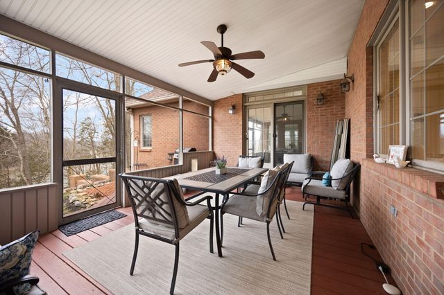 512 Water Cliff Drive, Somerset, KY 42503