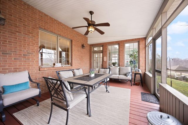 512 Water Cliff Drive, Somerset, KY 42503