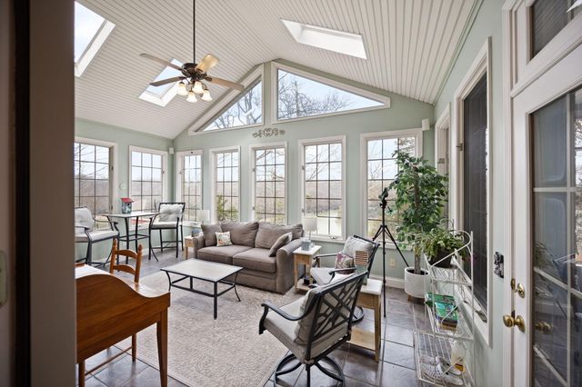 512 Water Cliff Drive, Somerset, KY 42503